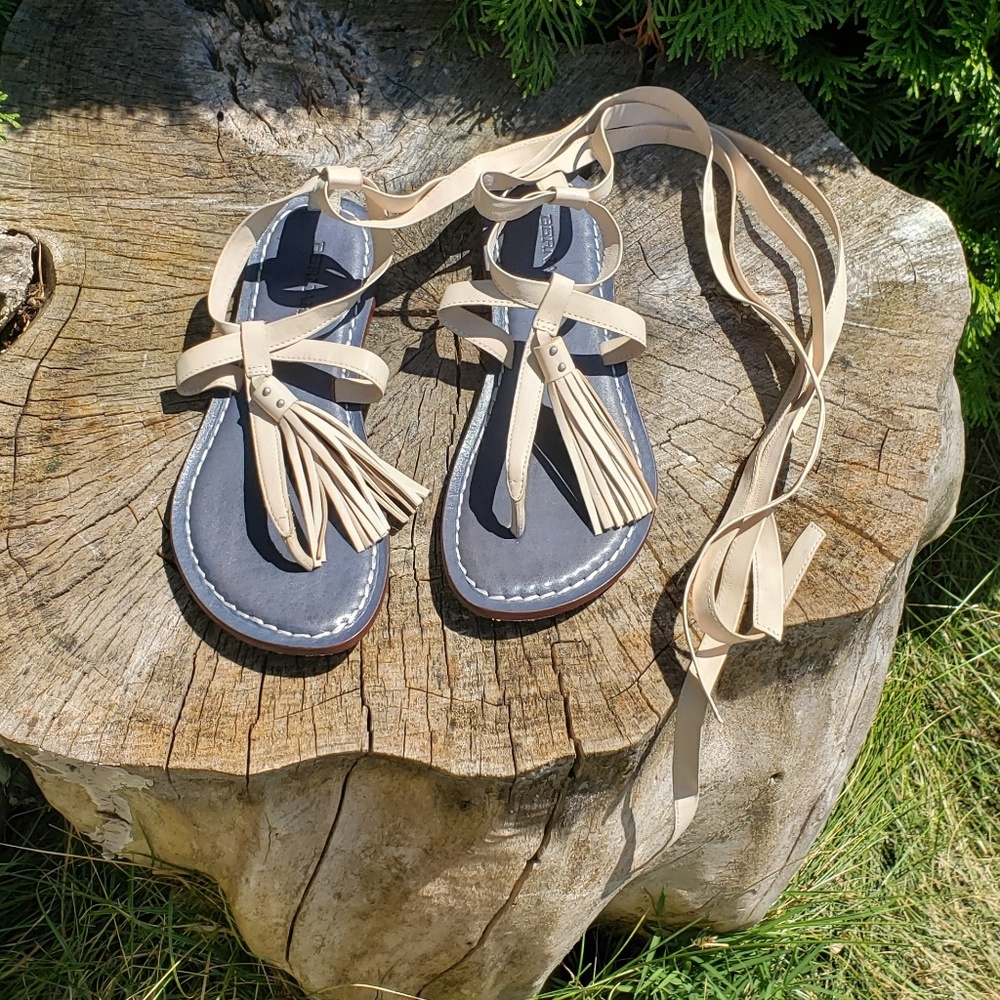 Bernardo Mosie Flat Thong Sandal